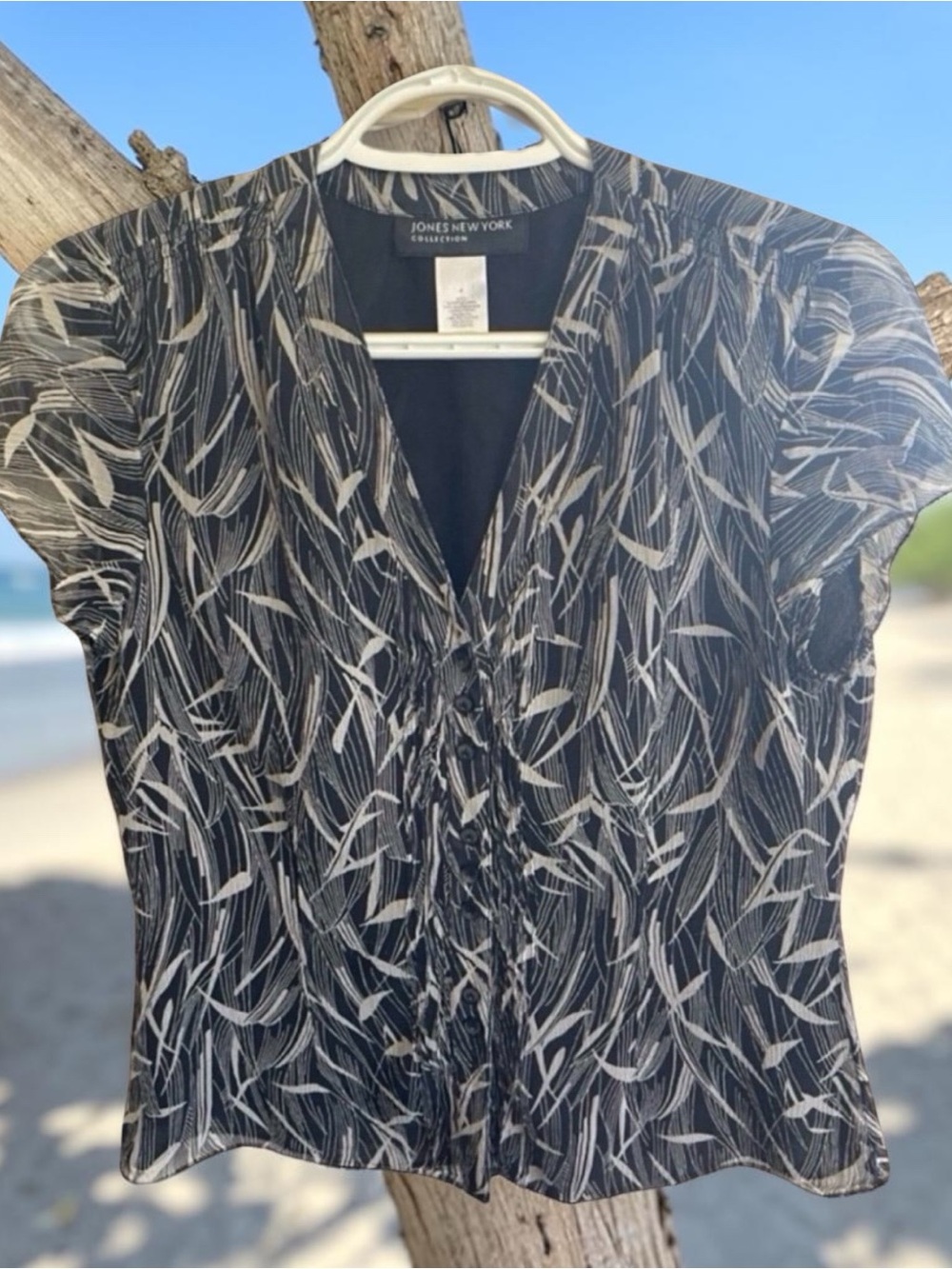 Jones New York Navy and White Abstract Leaf V-Neck Blouse